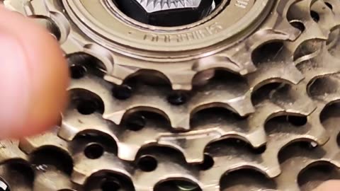 Bicycle freewheel removal and installation