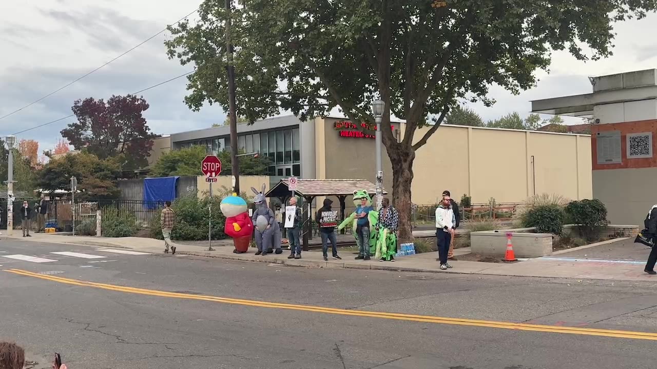 Live - Portland ICE Facility Protest - Friday Night
