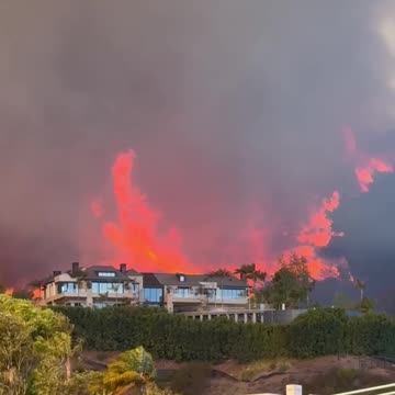 Massive Fire Strikes California 🥲