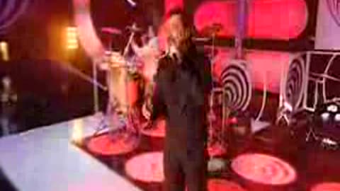 Tom Jones - Stoned in Love = Live TOTP 2006