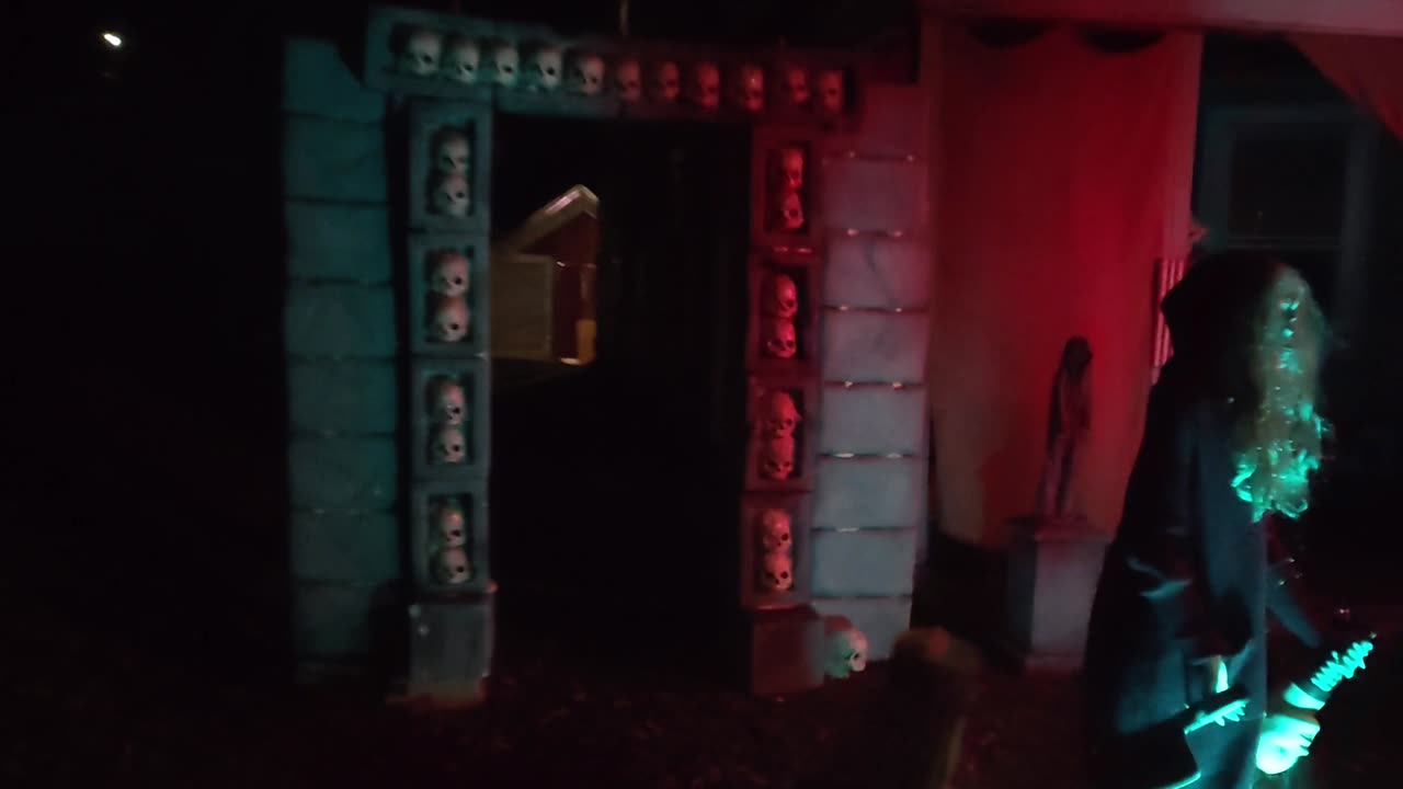 Roadside walk by Halloween 2025