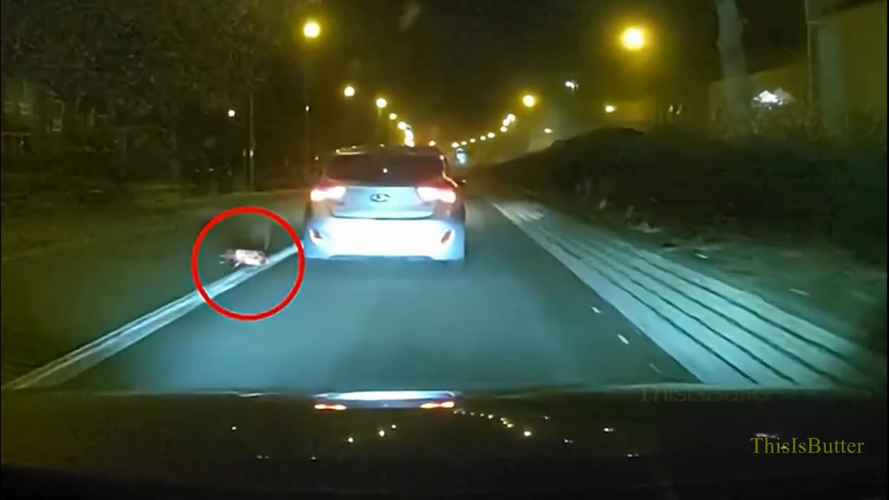 Suspect uses fire extinguisher in police chase in attempt to escape police officers