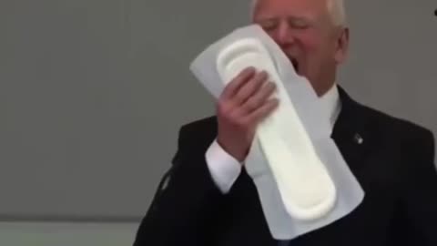 The internet remains UNDEFEATED.. 😭😭