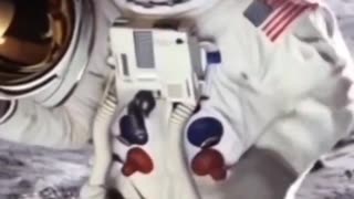 🚀 The Moon Song 🌙