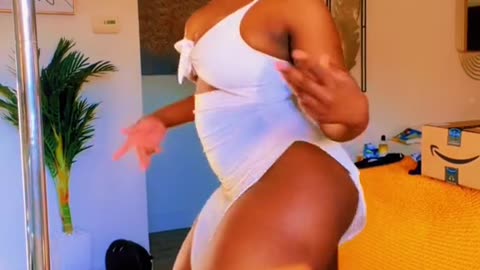 She Love To Dancing.