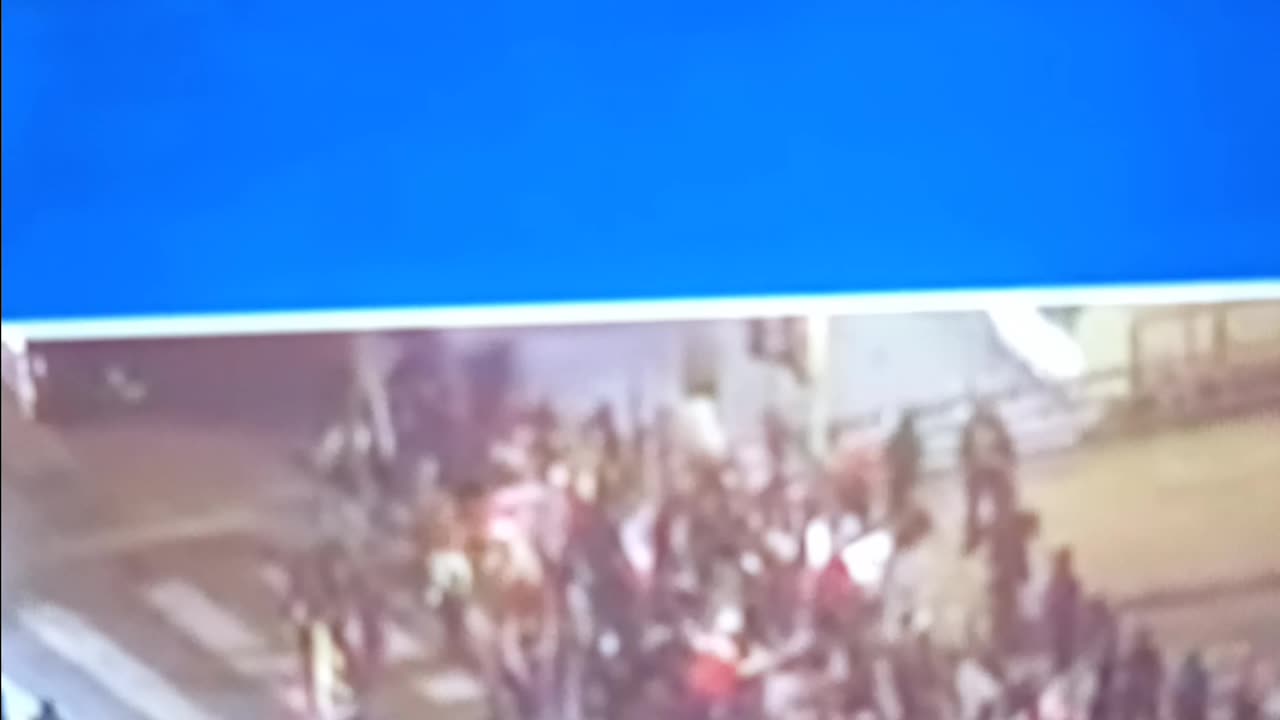Los Angeles ice protests goes into the night