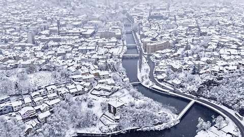 Snowstorm in Bosnia causes traffic chaos, leaves thousands of homes without power