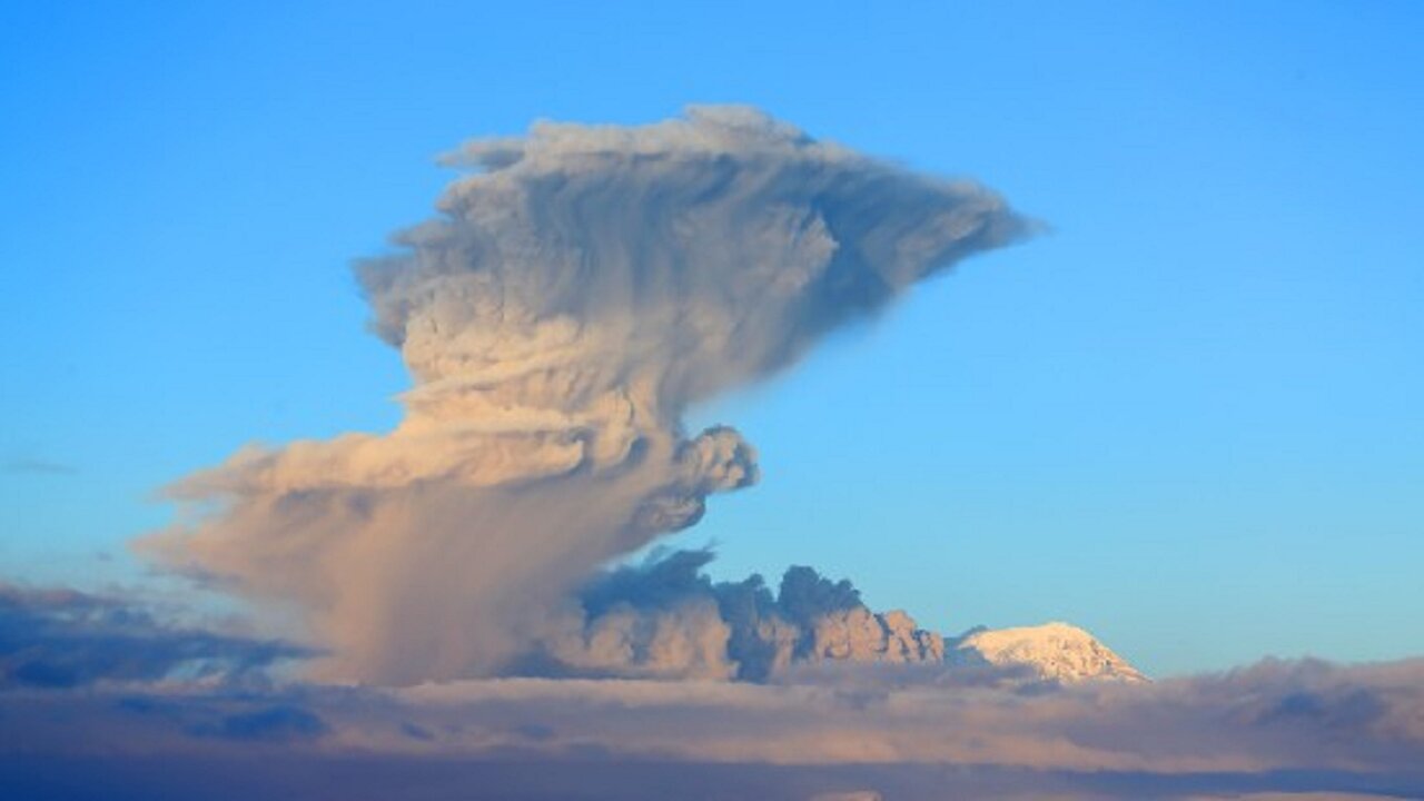 Shiveluch Volcano Huge Eruption To 30,000 Ft - Prolonged Extreme Cold; Eastern U.S. Winter Storm