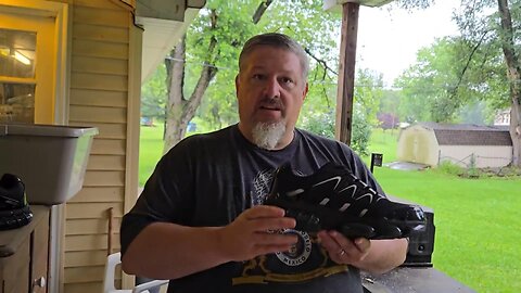 Step up Your Style: The Ultimate Guide to Steel Toe Sneakers for Women & Men