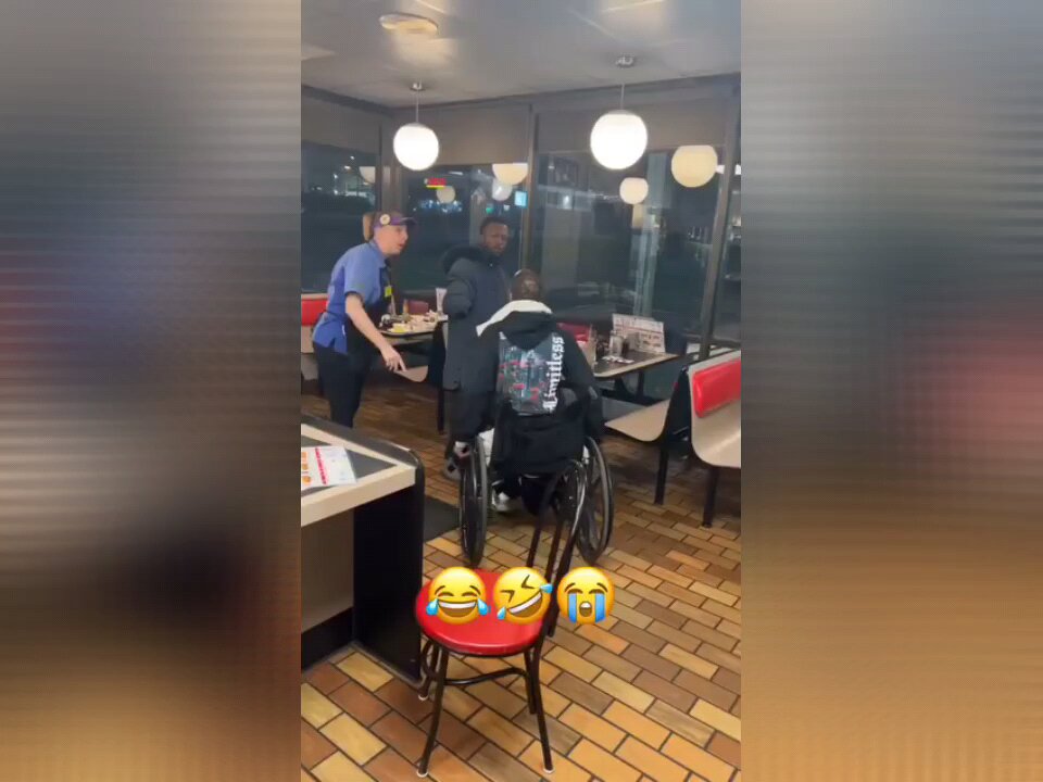 Dude Didn’t Know He Was Being Stabbed After Getting Into A Altercation With A Guy At Waffle House