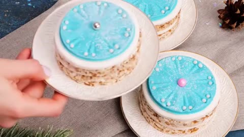 These festive treats are almost too cute to eat… almost 😍🎄