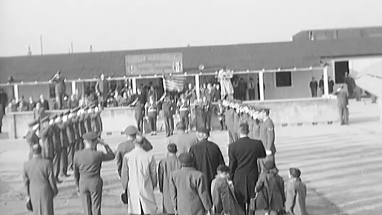 LANDING OF TROOPS FR... - LANDING OF TROOPS FROM MANNHEIM, GERMANY TO FRENCH BORDER ; - 111-adc-8830