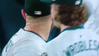 Benches clear between the dodgers and blue Jays