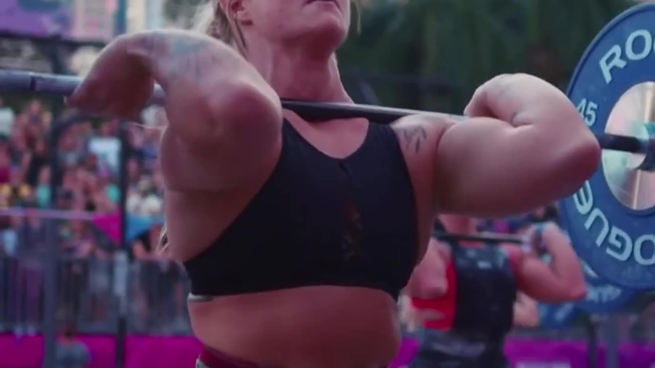 Dani Elle Speegle - BARBELL GIRL - Crossfit