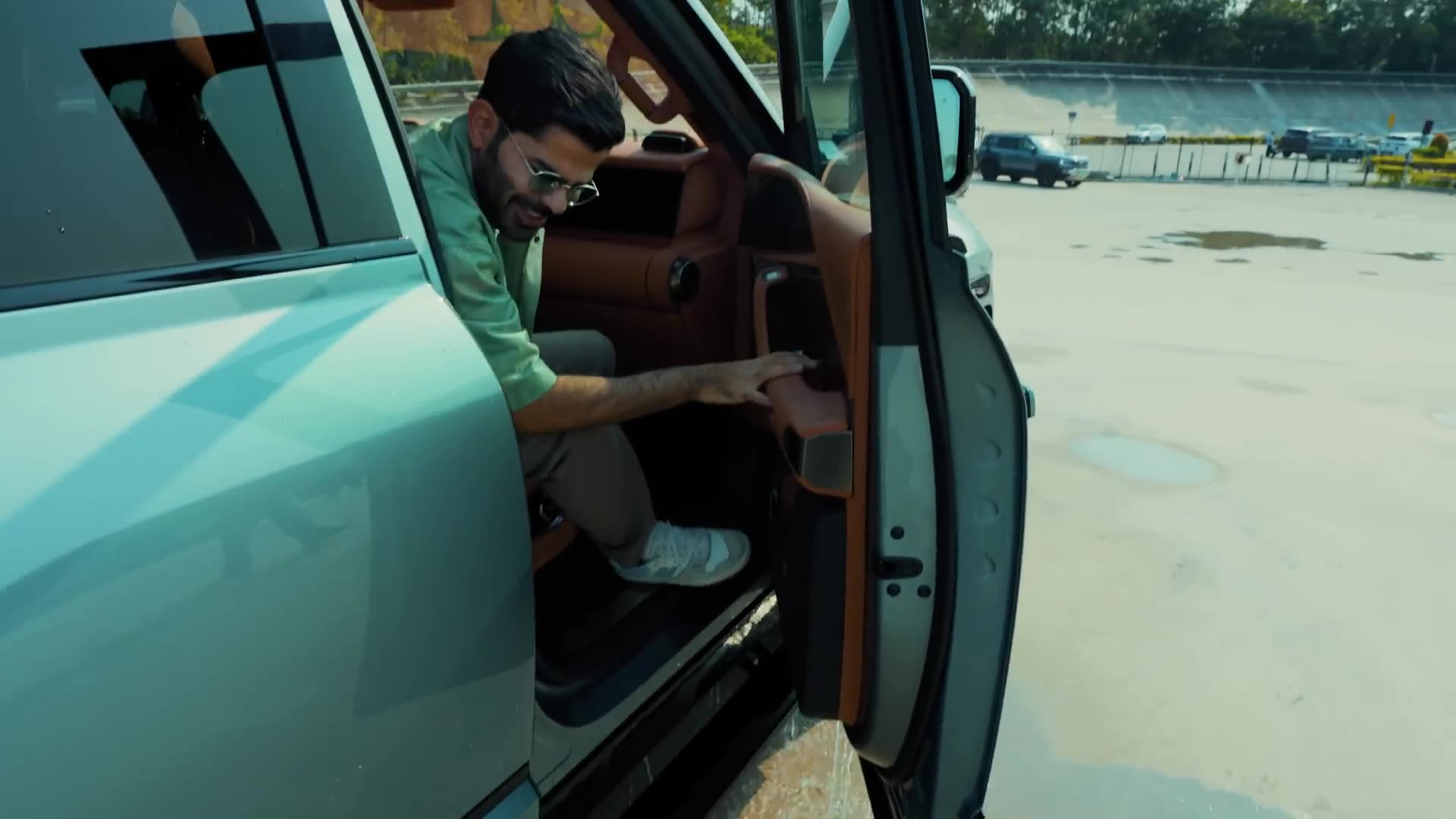 China SHOCKS America: Humanoid Robots, Smart Cities, and Supercars! 🇨🇳