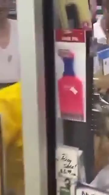 How an Asian storeclerk dealt with aggressive Negress mercilessly