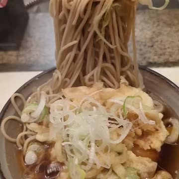 Only $3 for Fresh Handmade Soba?! 🤯 Hidden Gem in Tokyo’s Omoide Yokocho!