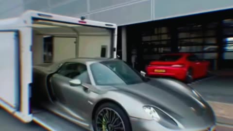 Epic Unveiling: Porsche Emerges from Enclosed Shipping!🚗✨