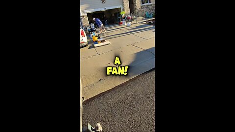 Found a fan at this #garagesale and totally missed an item. #garagesalefinds #yardsale #reseller