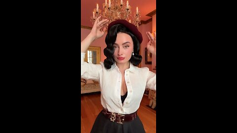 My look is from @sondeflor and they're having a huge sale right now