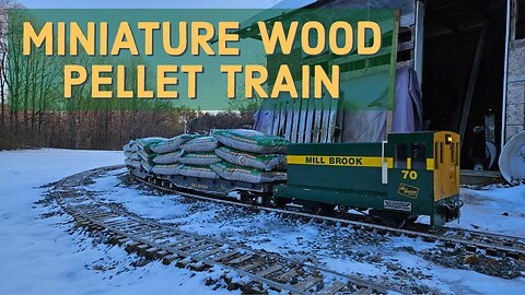 Hauling wood pellets in December on a 7-1/4" gauge railroad