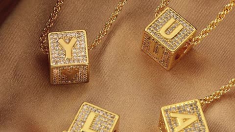 Personalized Style – 26 English Letter Pendant Necklace for Daily Wear