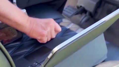 LOVE THAT SONG!!!😎🔥🔥🔥