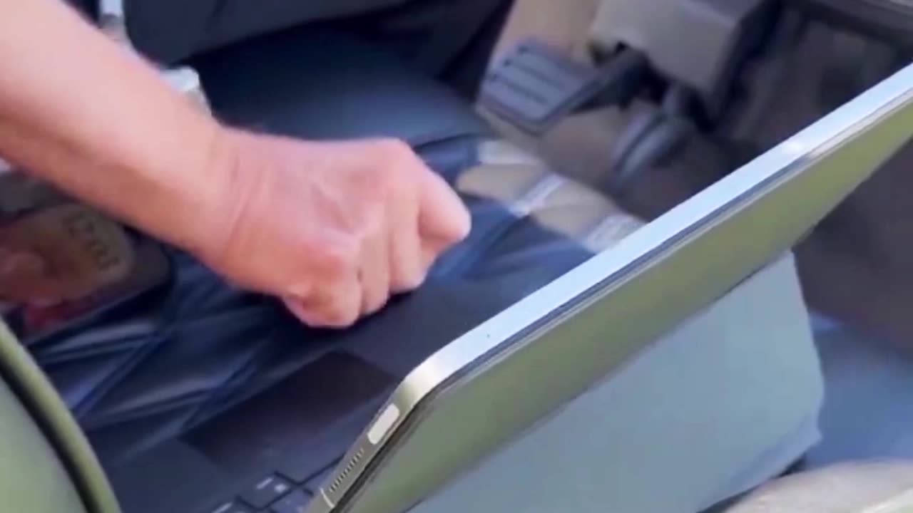 LOVE THAT SONG!!!😎🔥🔥🔥