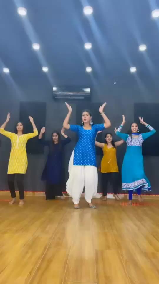Pranjal Dahiya Viral Dance