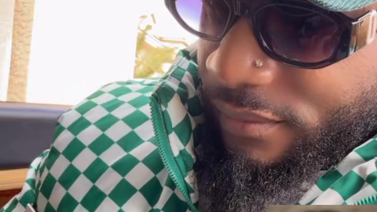 Tko upset Moet ain't paying his way so she could eat the groceries