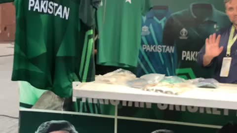 Jinka Naam Bi Bikta Hay || Pakistan Cricket Stars