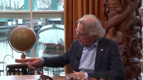 Theo Schetters - DNW2159 - “Waarom Gaat Het Vaccineren Door”