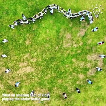 Watching kids play the snake game!.hd