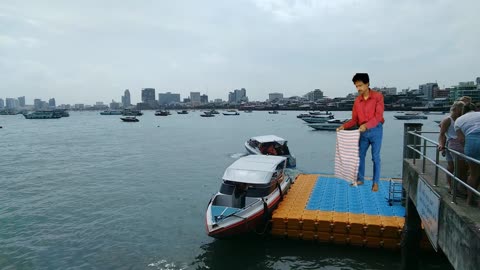 Magic Dekho-42-Flying On Towel-Pattayapier