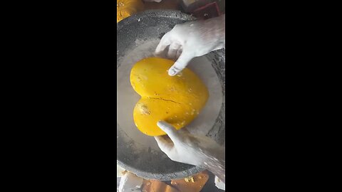 chalk yellow heart💛