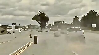Crazy Vehicle Mishaps Captured by Dashcam & CCTV