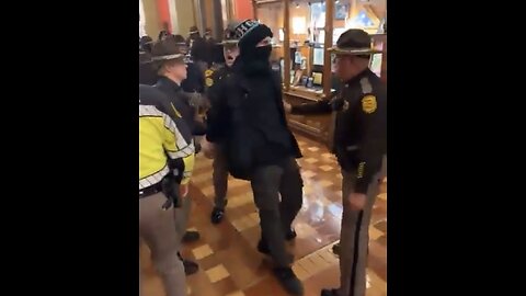 STATE TROOPERS🧟‍♂️👮‍♂️ARREST PROTESTERS AT IOWA STATE CAPITOL🏛️🛗👮‍♂️💫