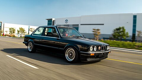 How This 1987 BMW Makes Modern Cars Look Boring!