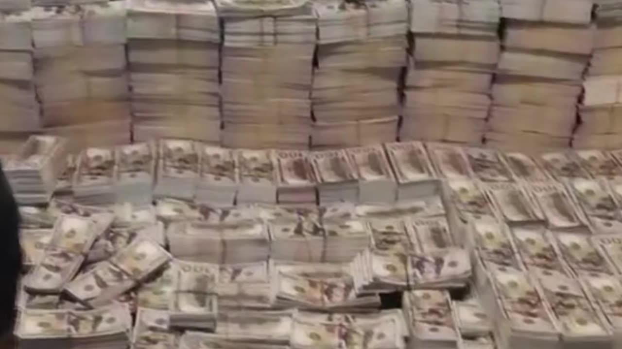 How much money does Roblox make