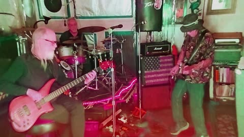 =Mannah Pariah=...The Red Snare