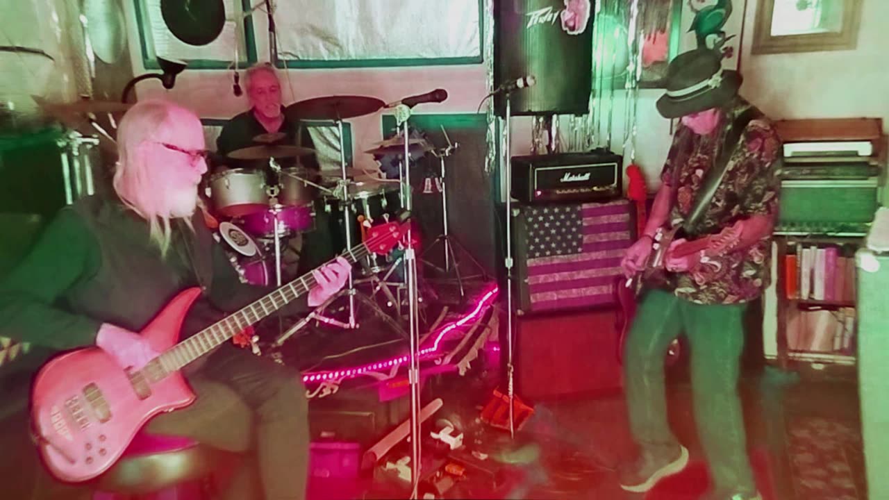 =Mannah Pariah=...The Red Snare