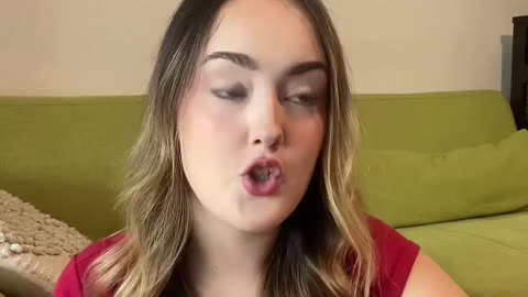 Aussie Influencer Reminds the Government That 'Accountability Is Not Hate'