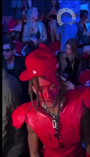 Jaden Smith painted his face blood red and wore a bizarre outfit at Paris Fashion Week.