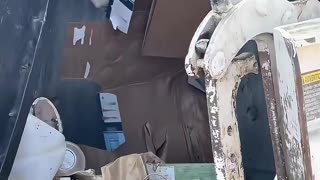 Recycling and trash thrown in same truck to same landfill in Tiburon, CA