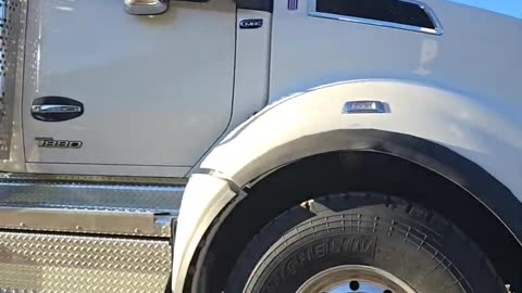 A DIFFERENT VIEW #truckesvlogs #truckdriver #trucking #longhaultrucker