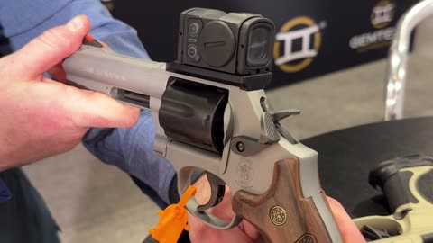 S&W SPEC Series R Model 686