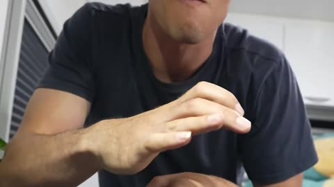 Cutting an apple with finger (fails)