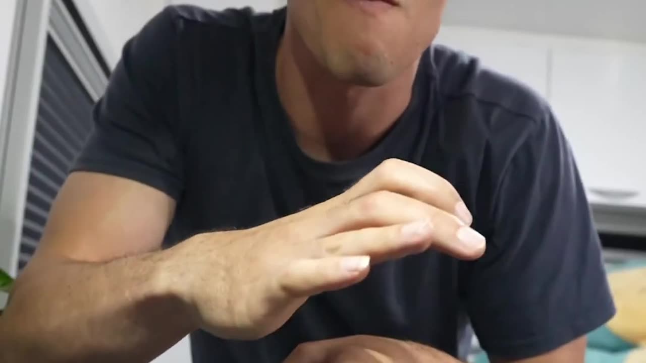 Cutting an apple with finger (fails)