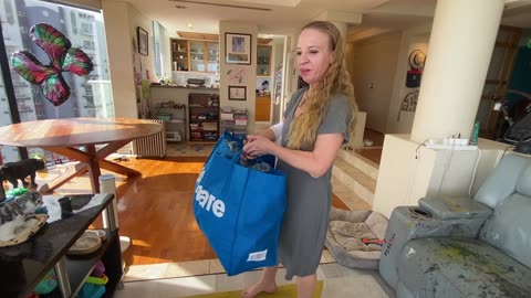 Mum Life: Toddler "Helps" Recycle Bottles for Cash | Containers for Change QLD