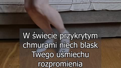 W świecie przykrytym chmurami niech blask Twego uśmiechu rozpromienia wszystkie cienie!